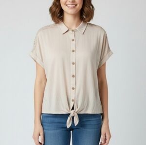 New York laundry Women's Cream Button-Up Top medium